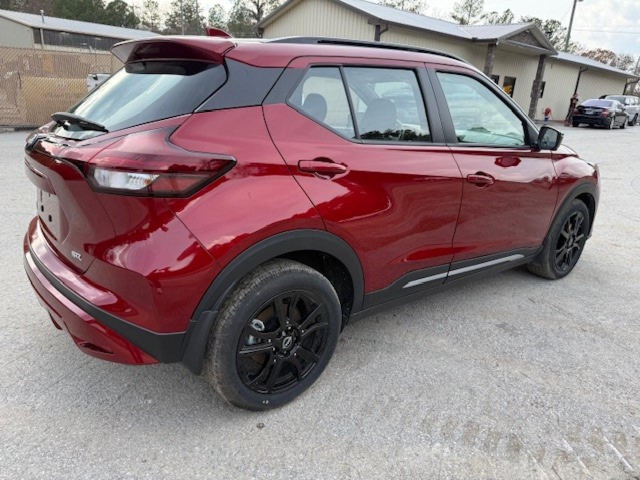 2024 Nissan Kicks Sr - Фото 3