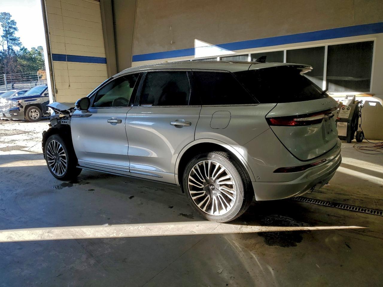 2020 Lincoln Corsair Reserve - Фото 2