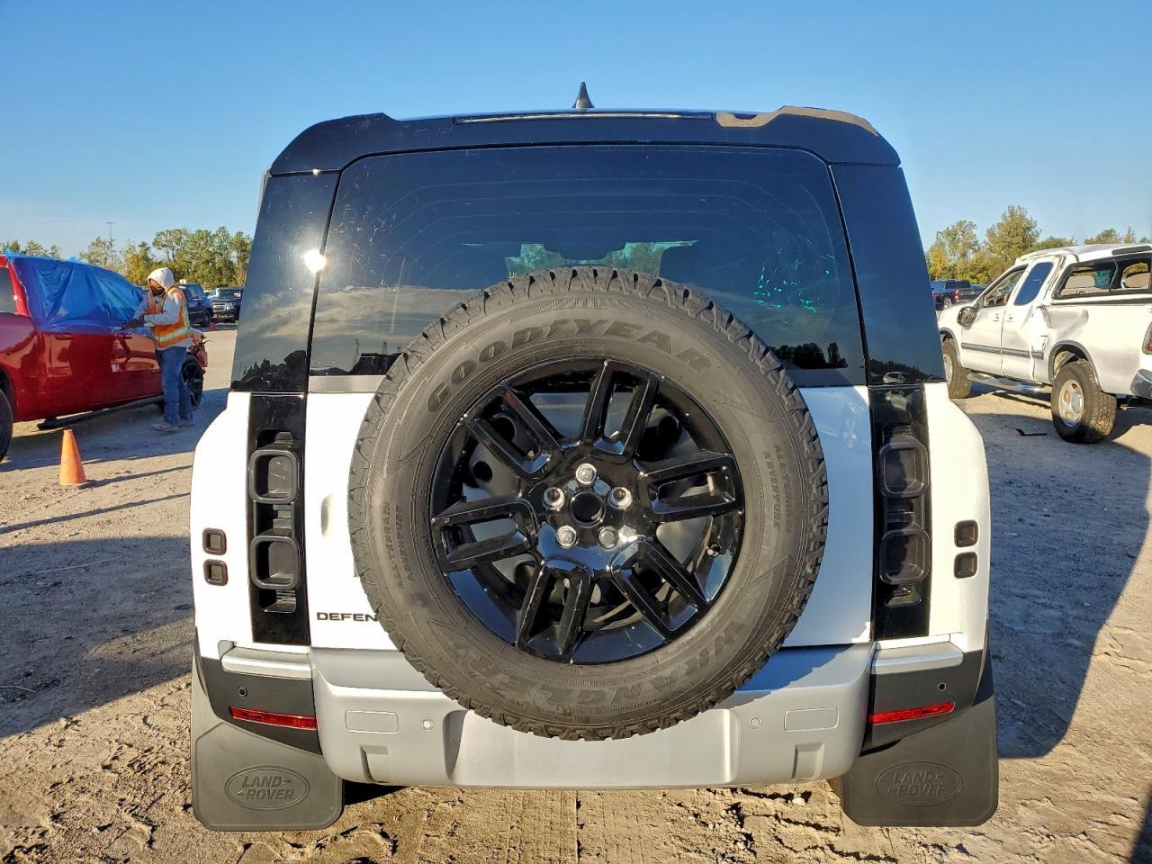 2024 Land Rover Defender 110 S - Image 6