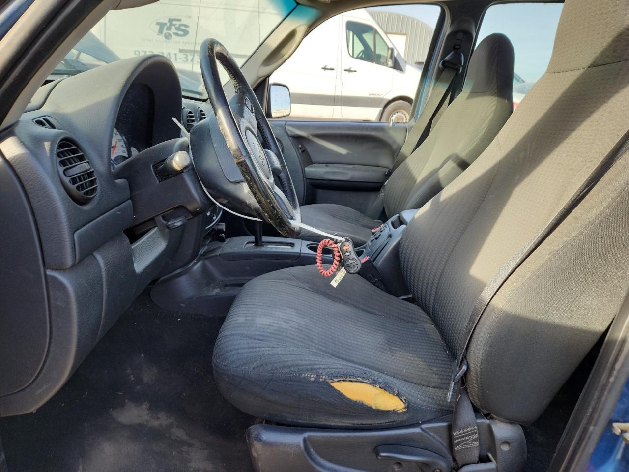 2004 Jeep Liberty Sport - Фото 7