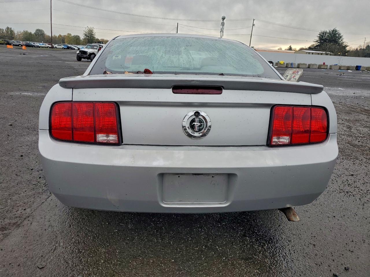 2009 Ford Mustang - Image 6