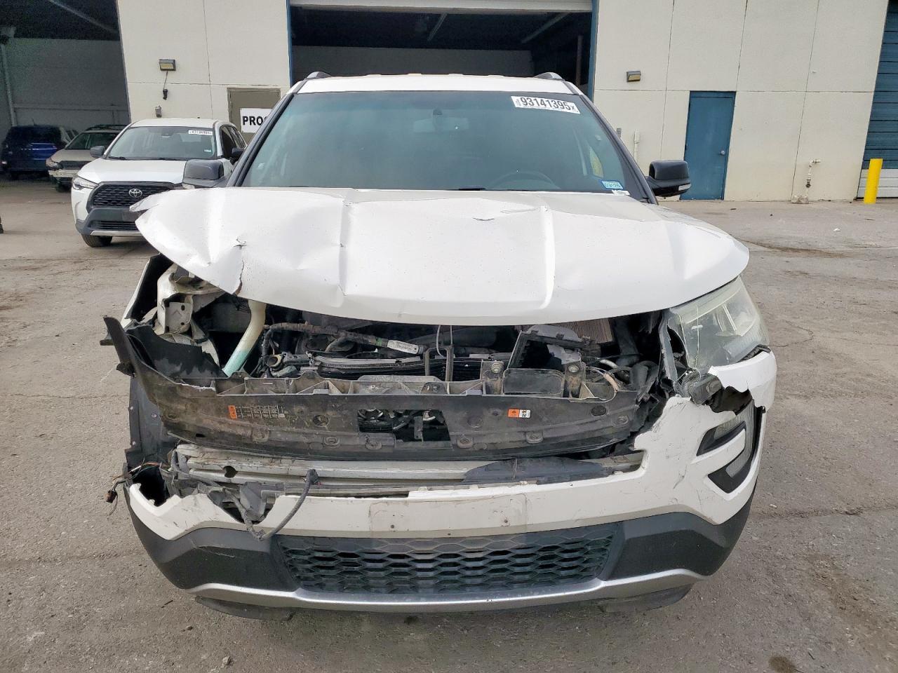 2016 Ford Explorer Xlt - Image 5