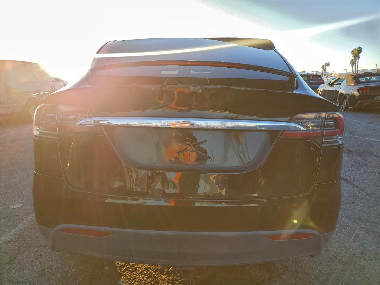 2018 Tesla Model X - Image 6