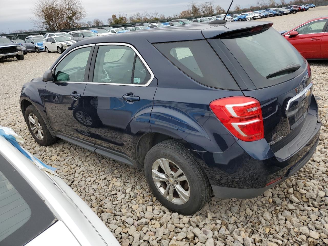 2017 Chevrolet Equinox Ls - Фото 2