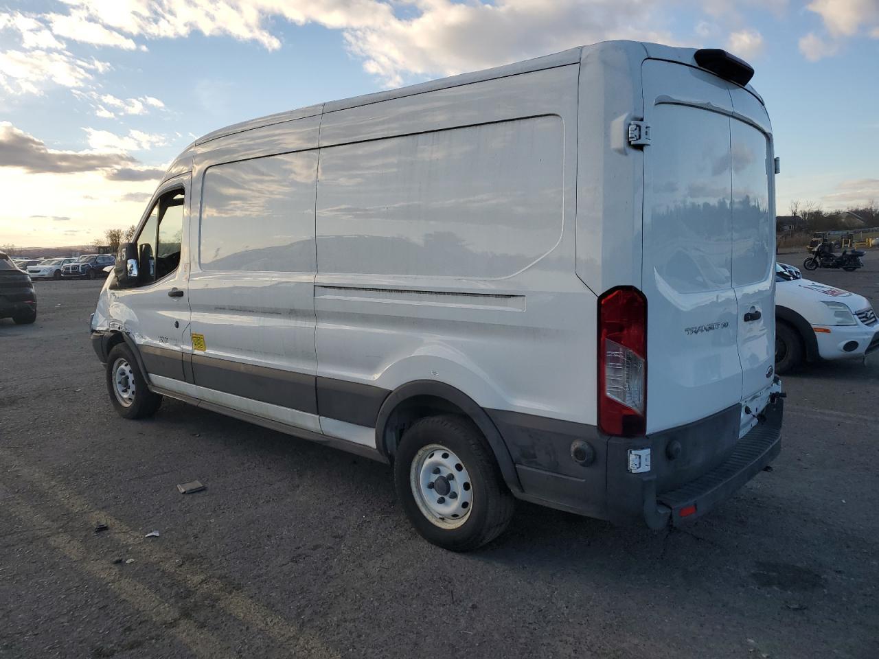 2019 Ford Transit 150 Delivery Van - Фото 2