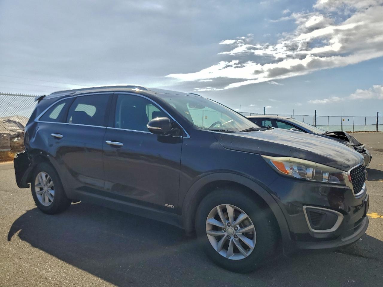 2017 Kia Sorento Lx - Image 4