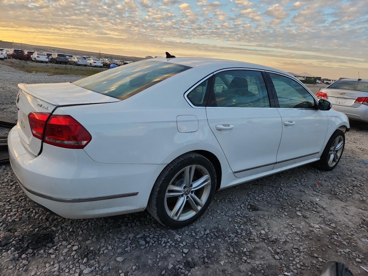2013 Volkswagen Passat Sel - Фото 3