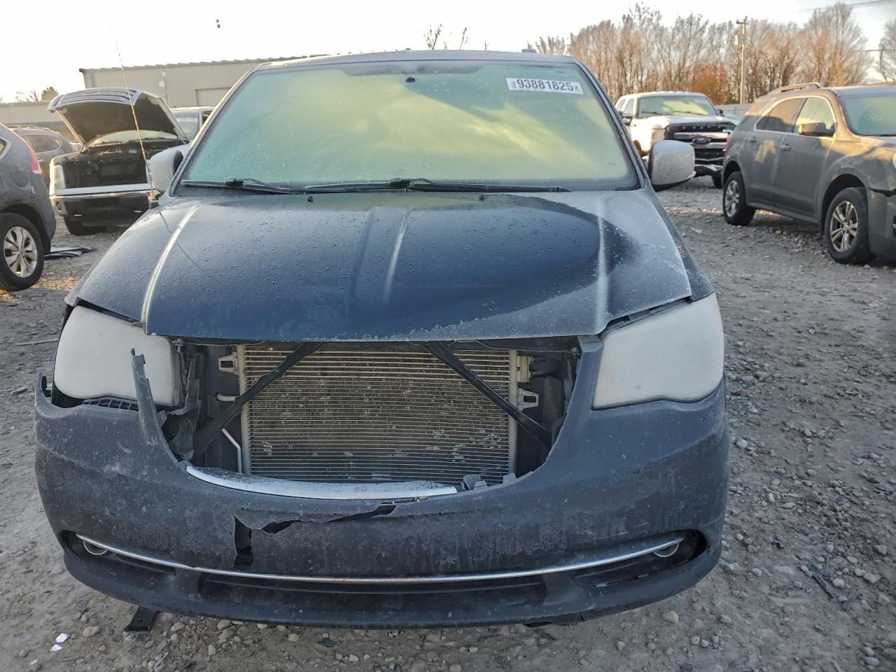 2014 Chrysler Town & Country Touring L - Фото 5