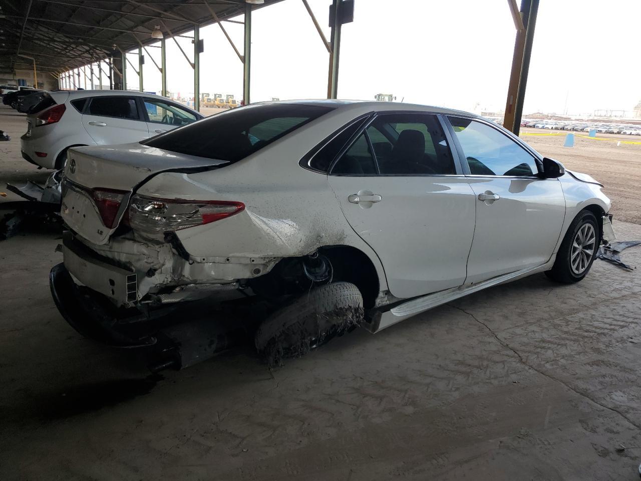 2016 Toyota Camry Le - Image 3