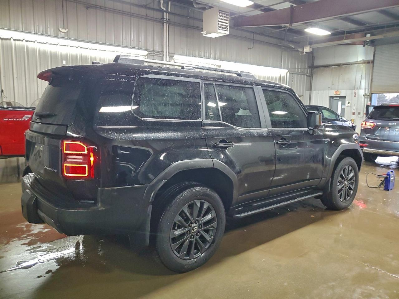 2024 Toyota Land Cruiser Base - Фото 3