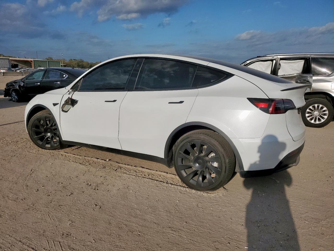 2022 Tesla Model Y - Фото 2