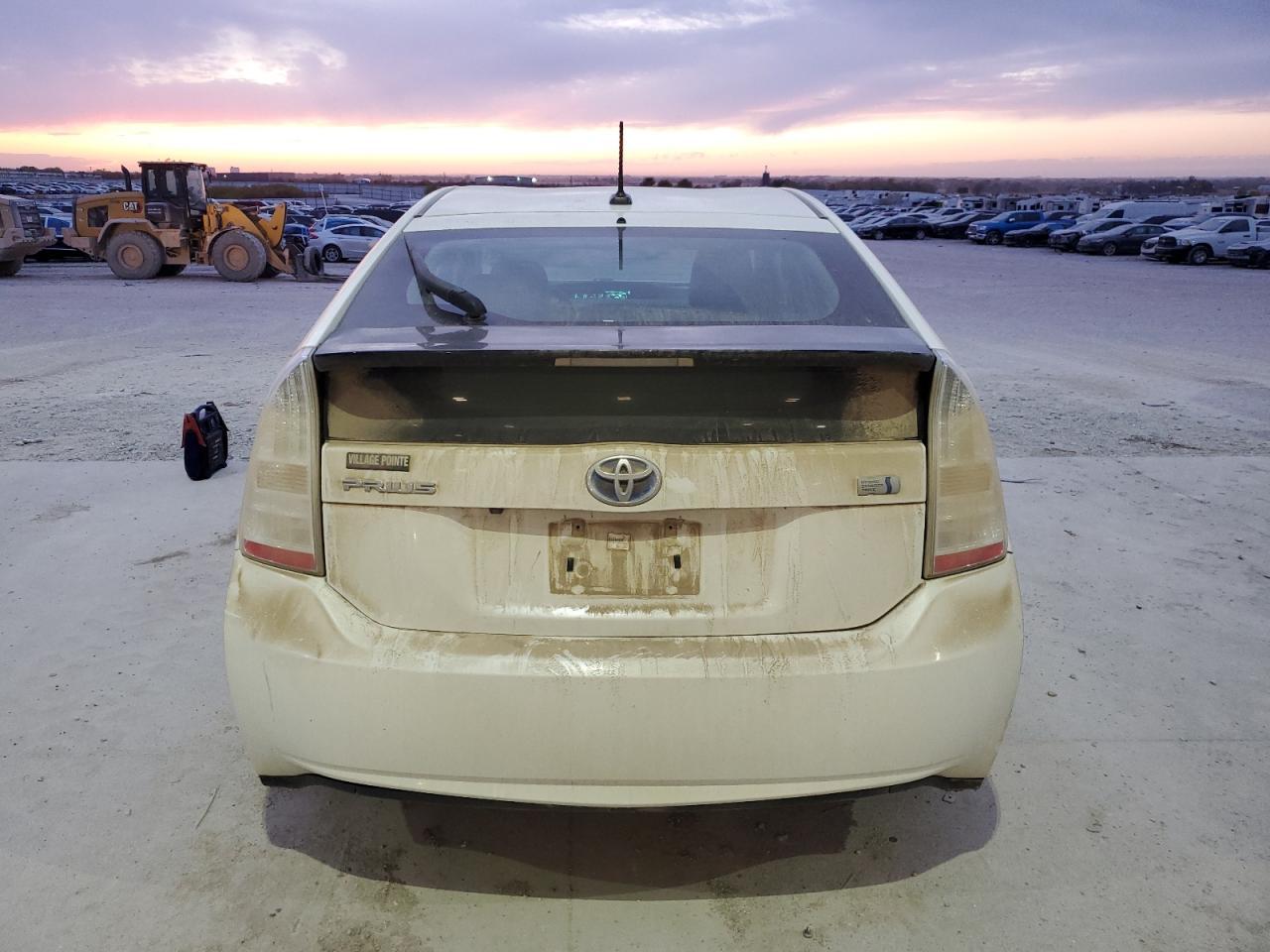 2011 Toyota Prius - Image 6