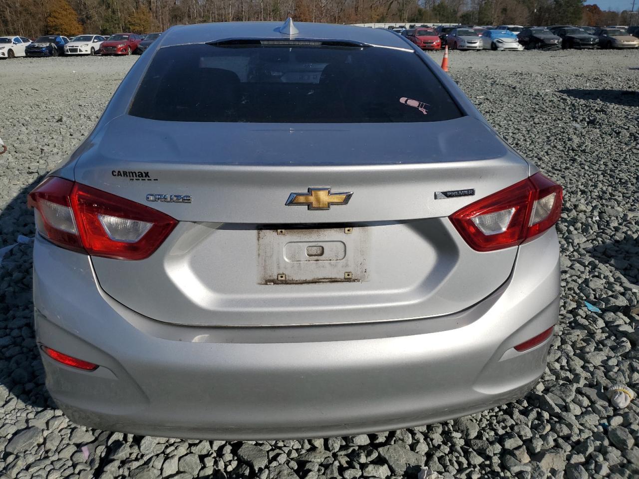 2016 Chevrolet Cruze Premier - Image 6