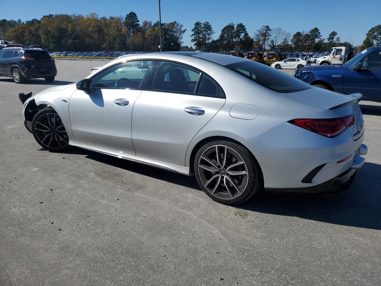 2022 Mercedes-Benz Cla Amg 35 4Matic - Фото 2