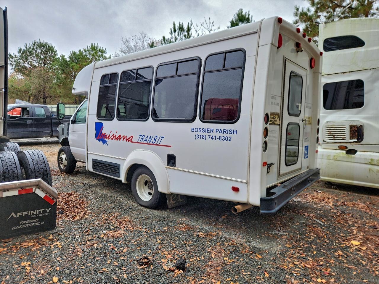 2019 Ford E350 Shuttle Bus - Image 2
