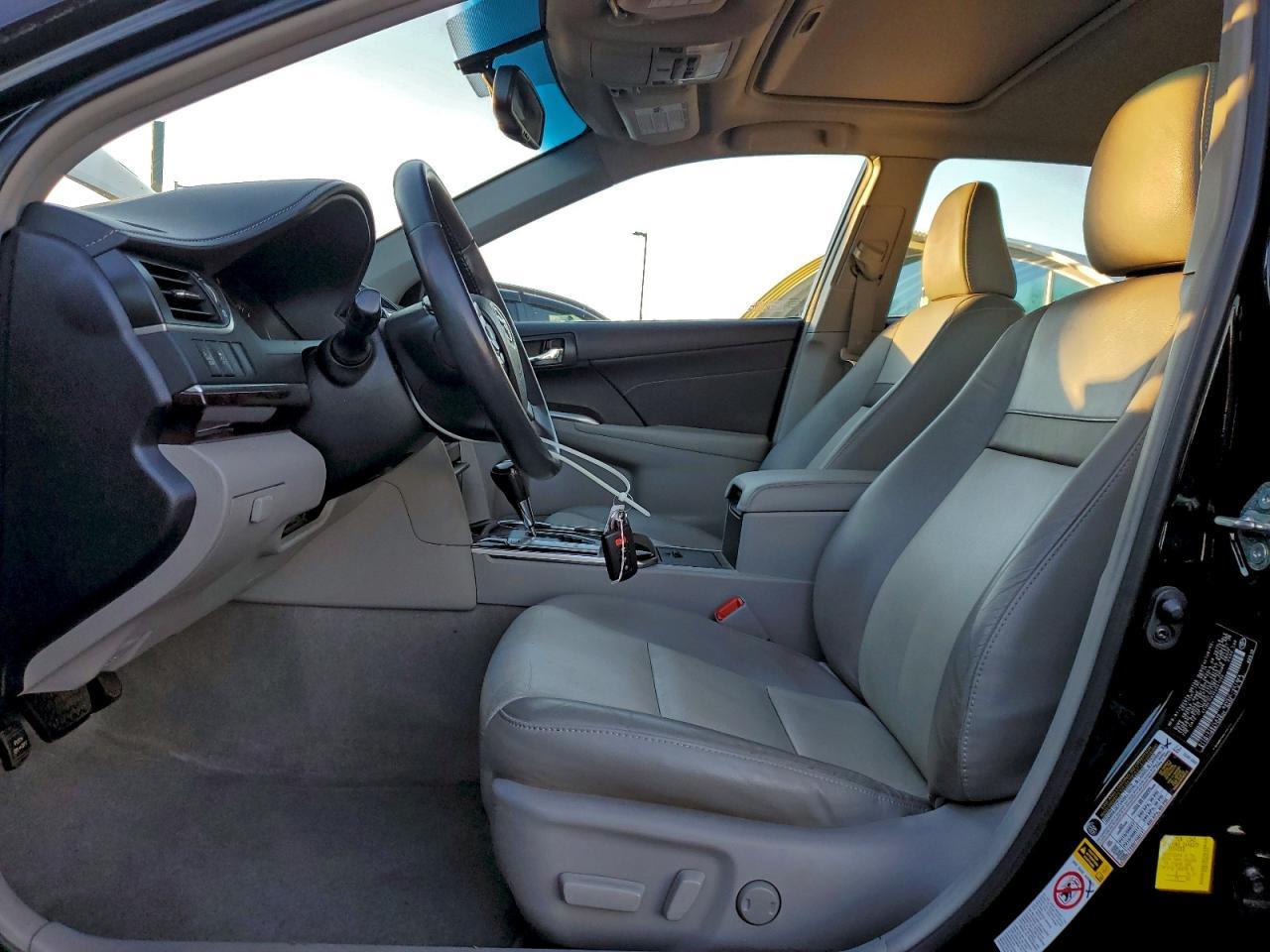 2014 Toyota Camry Se - Image 7