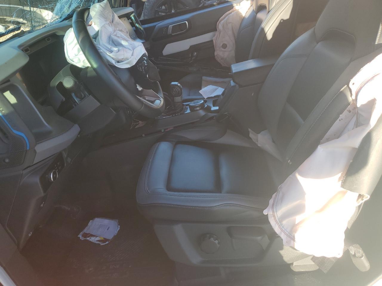 2024 Ford Bronco Black Diamond - Image 7