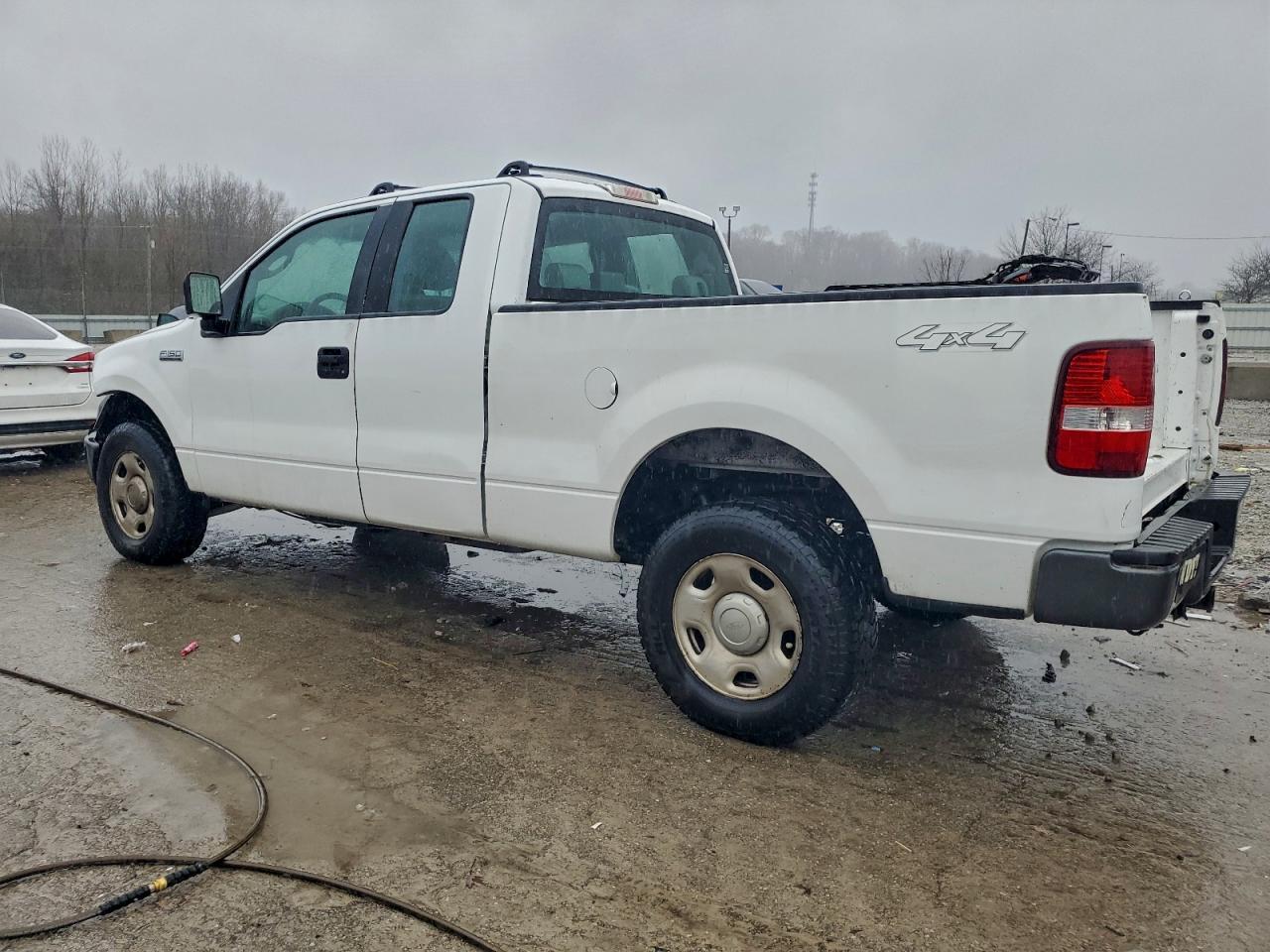 2005 Ford F150 - Фото 2