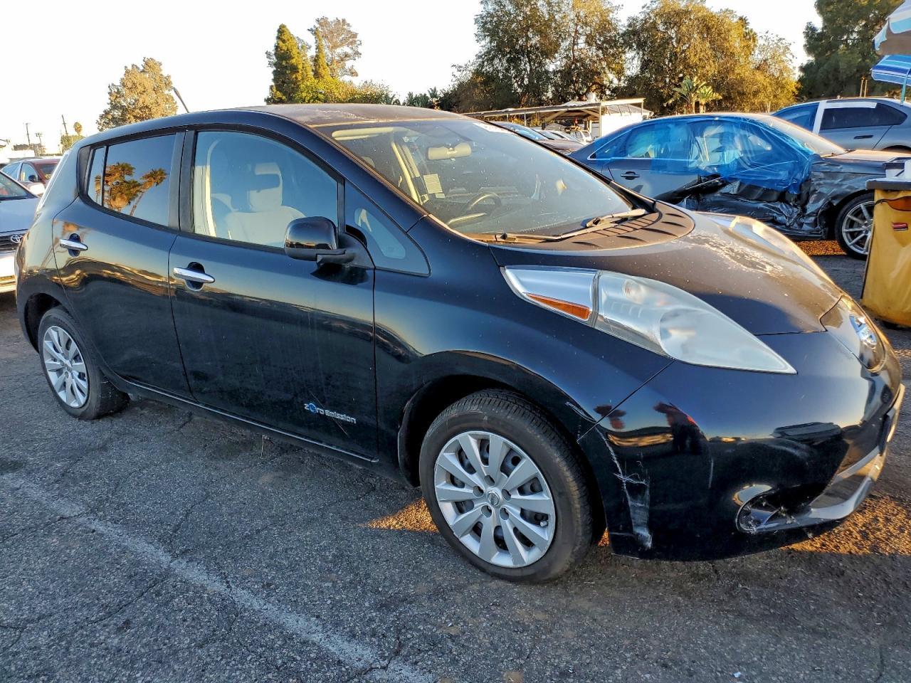 2013 Nissan Leaf S - Image 4