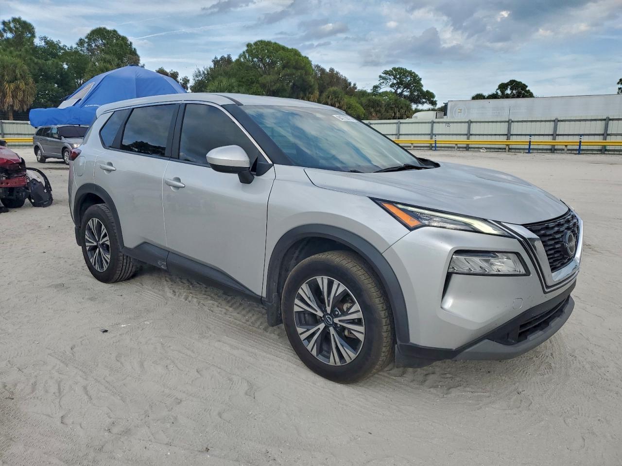 2023 Nissan Rogue Sv - Image 4