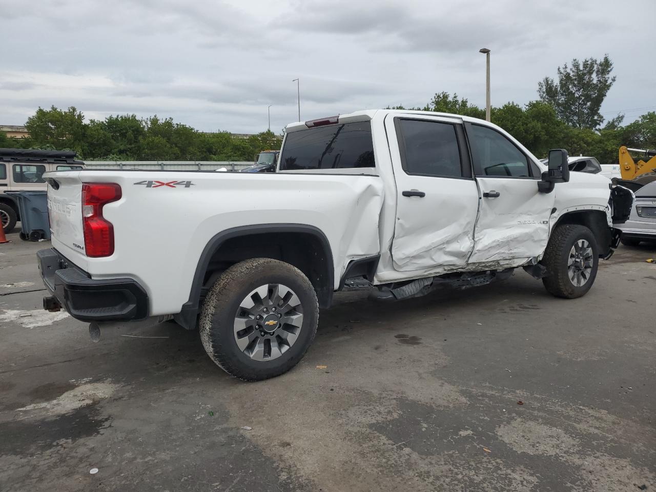 2024 Chevrolet Silverado K2500 Custom - Фото 3