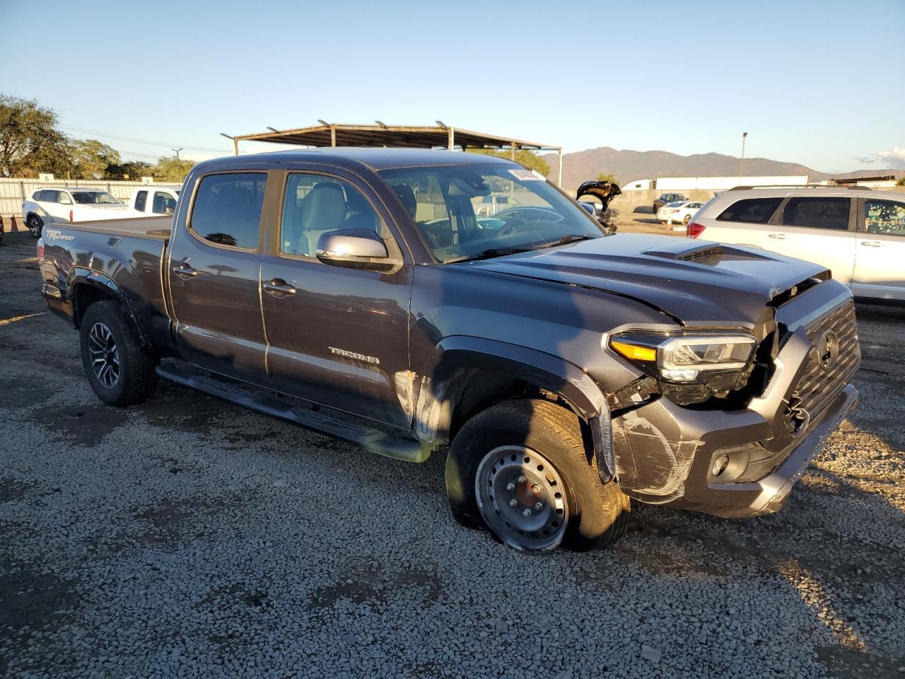 2022 Toyota Tacoma Double Cab - Image 4