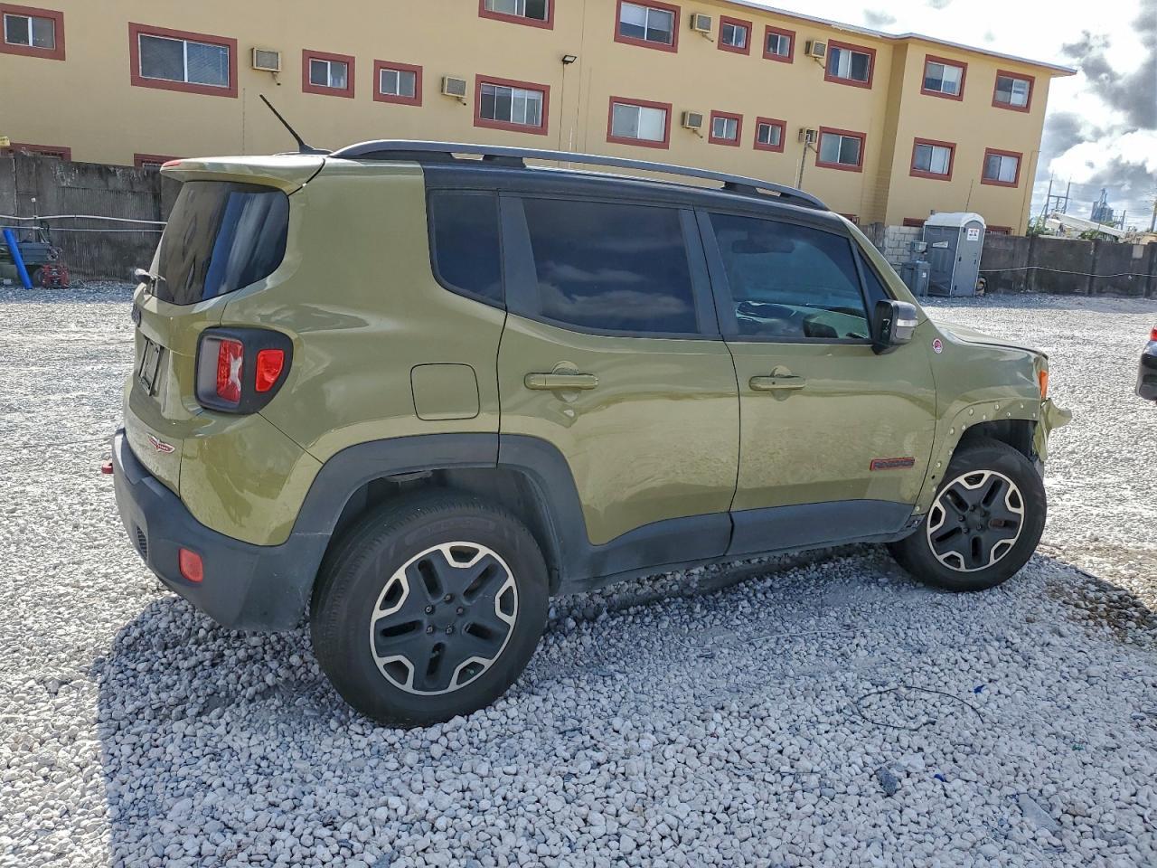 2015 Jeep Renegade Trailhawk - Фото 3