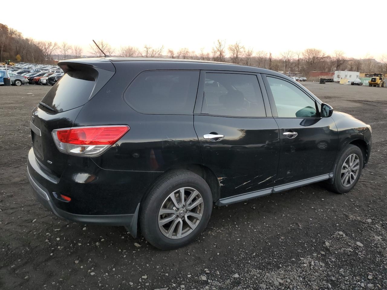 2014 Nissan Pathfinder S - Фото 3