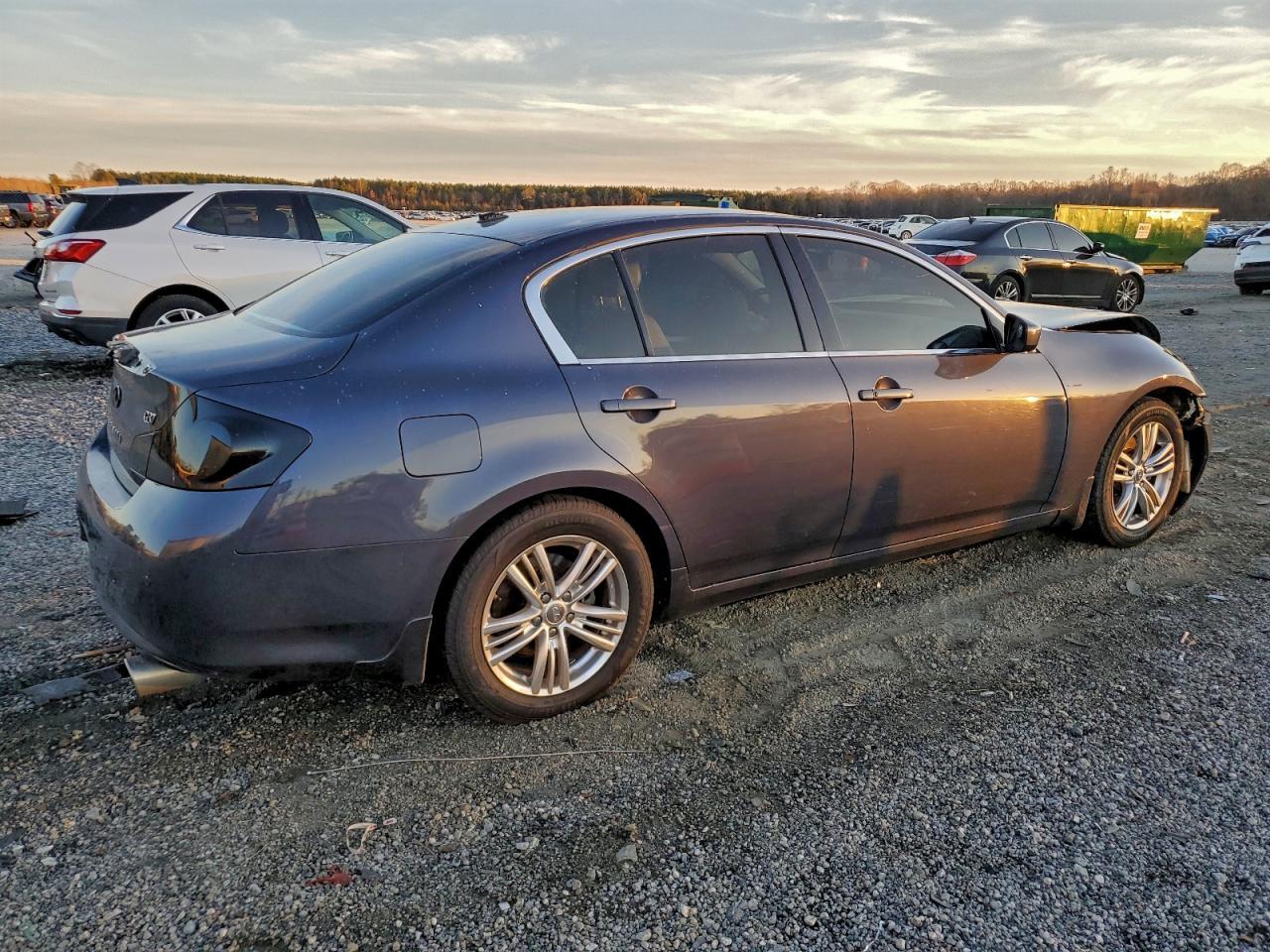 2010 Infiniti G37 - Фото 3
