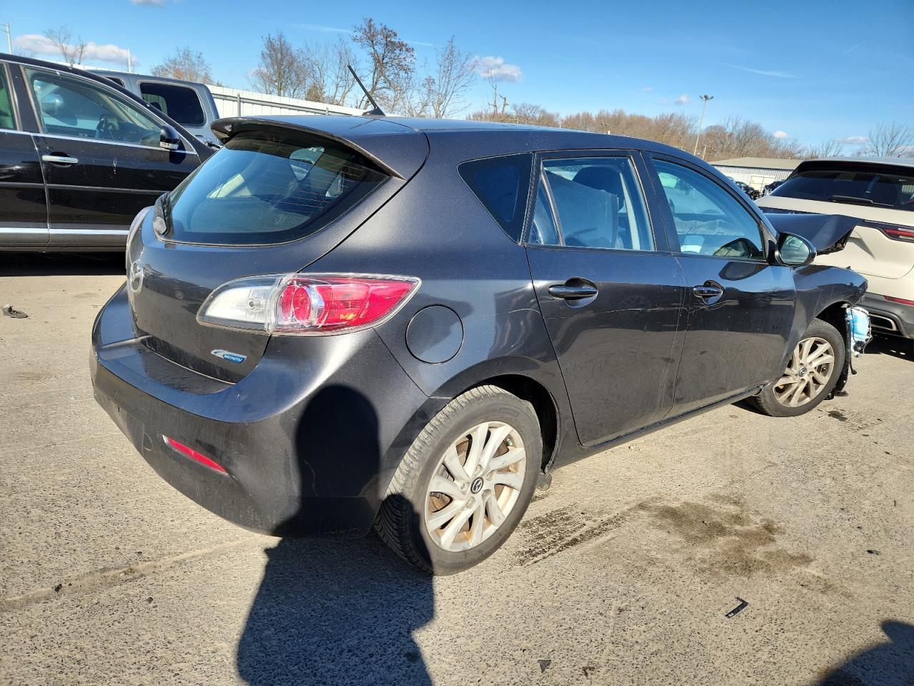 2013 Mazda 3 I - Image 3