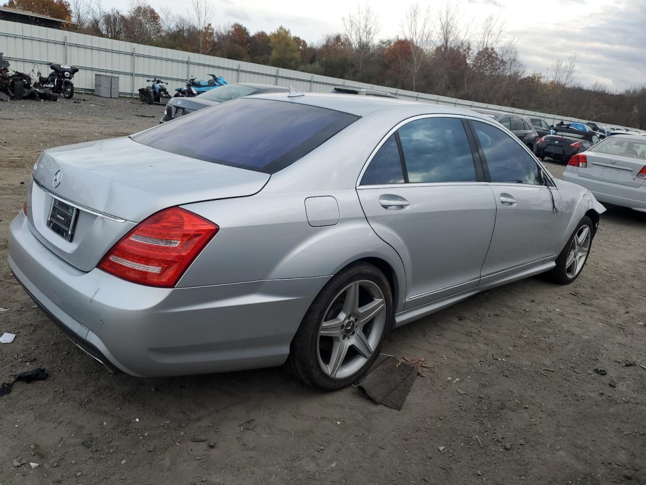 2010 Mercedes-Benz S 550 - Image 3