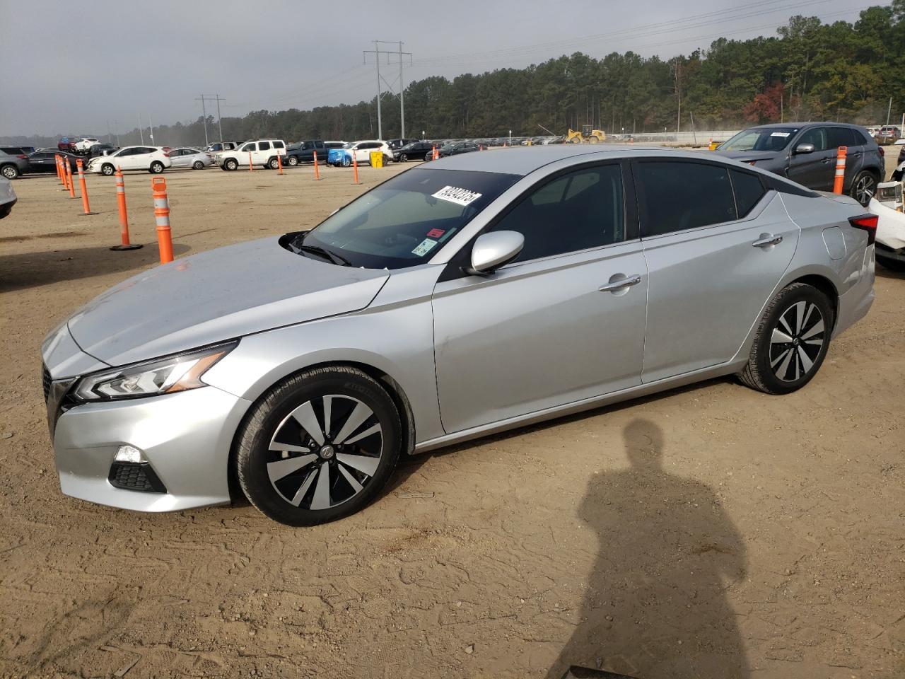 2022 Nissan Altima Sv