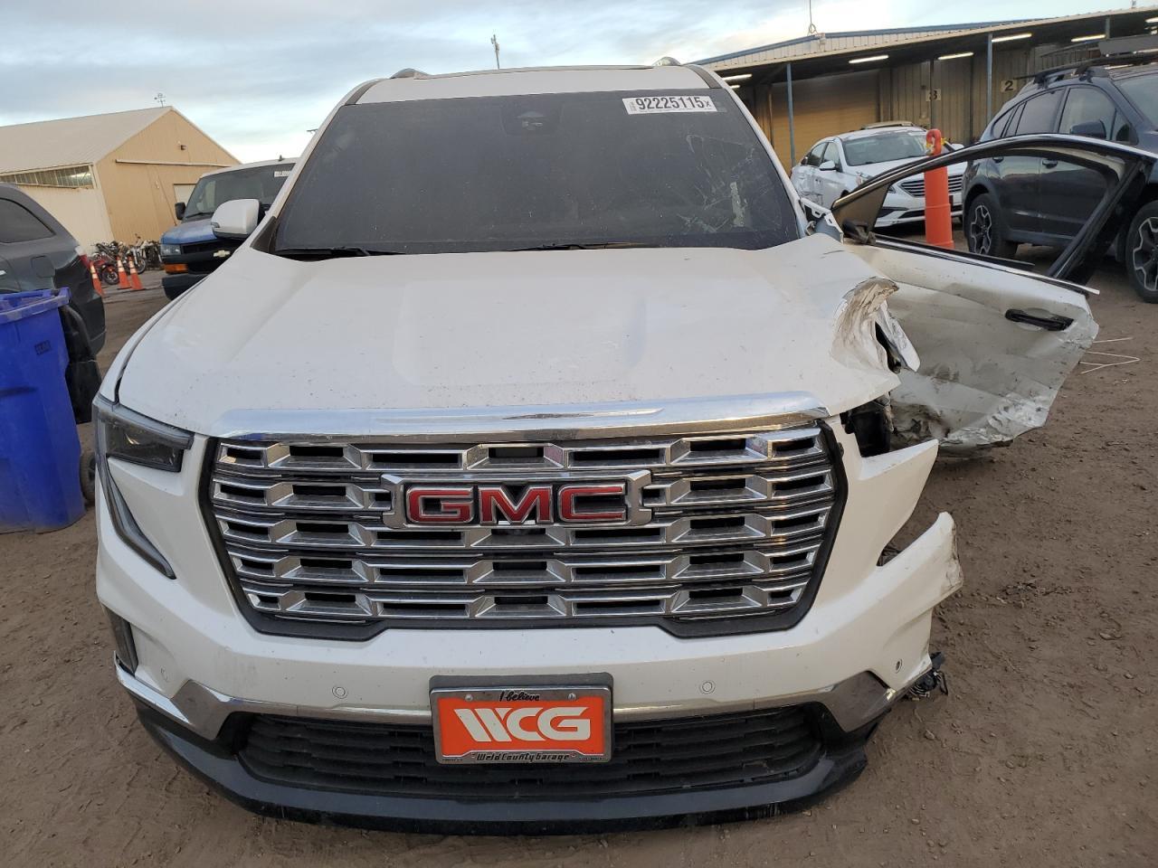 2025 GMC Acadia Denali - Фото 5