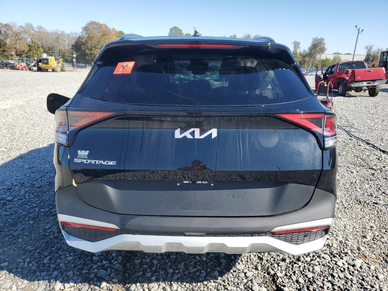 2025 Kia Sportage Ex - Image 6