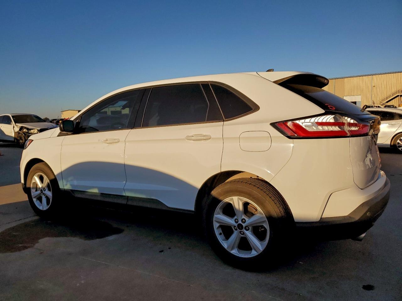 2019 Ford Edge Se - Image 2