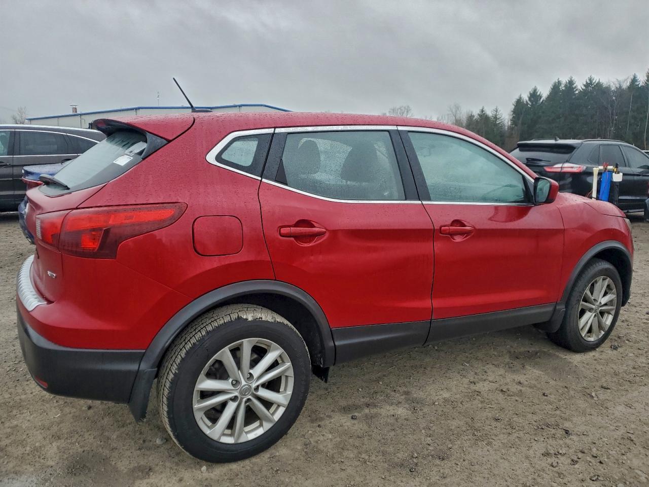 2018 Nissan Rogue Sport S - Фото 3