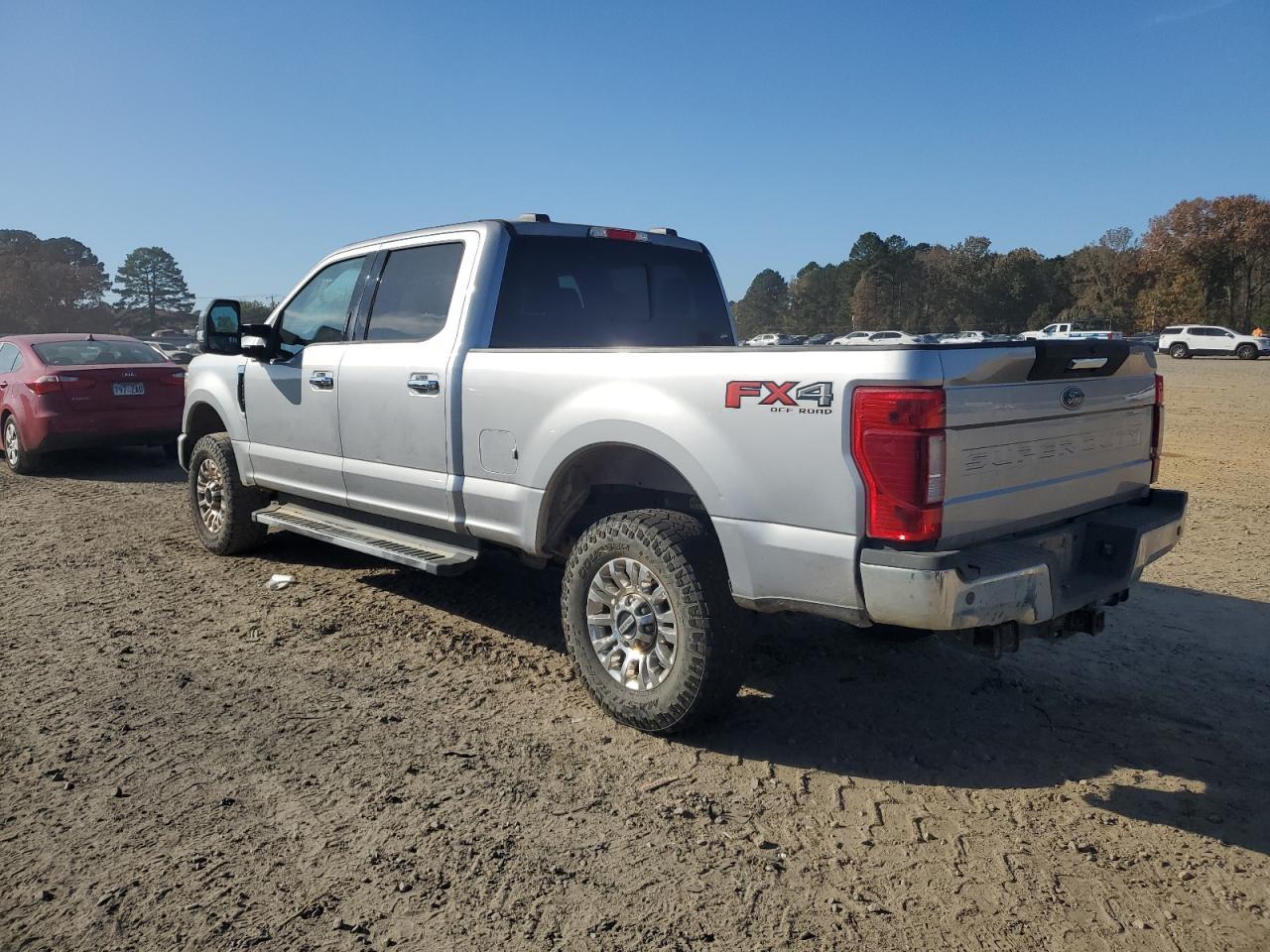 2021 Ford F250 Super Duty - Фото 2