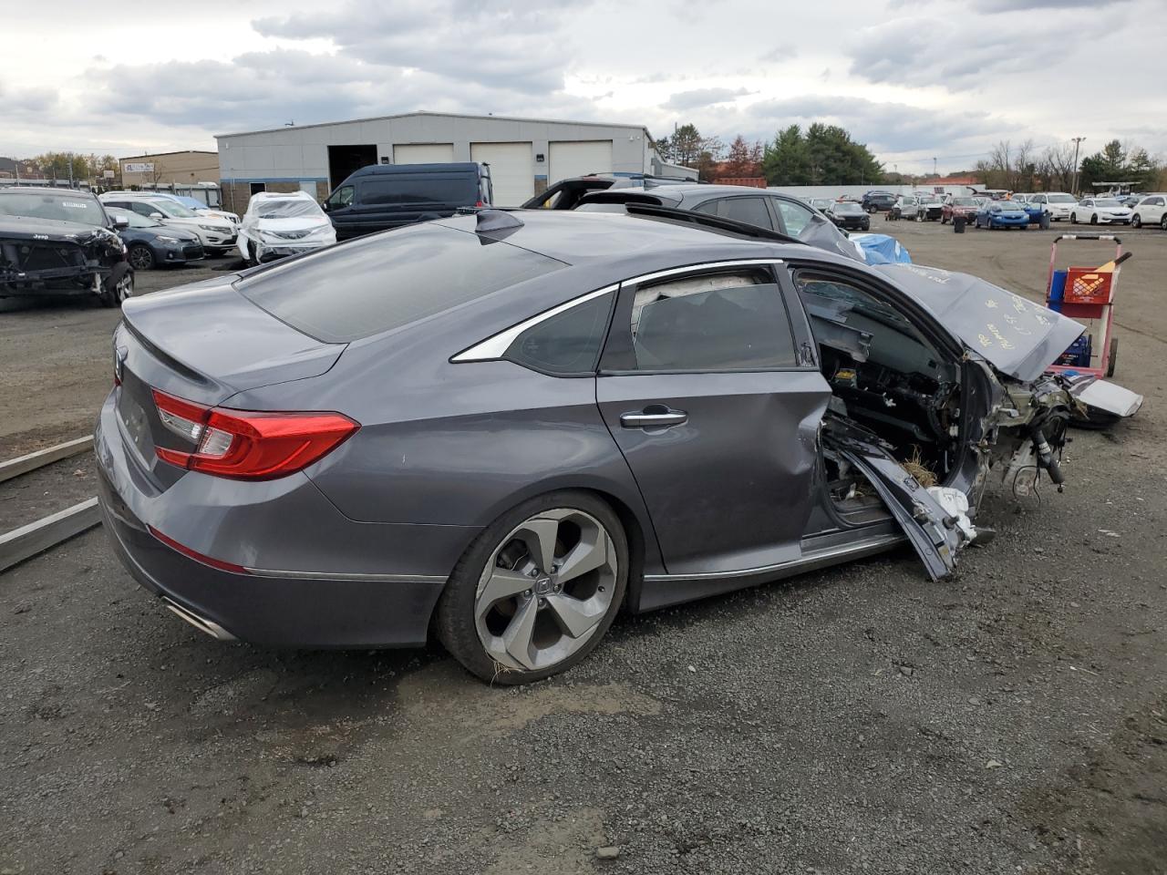 2018 Honda Accord Touring - Image 3