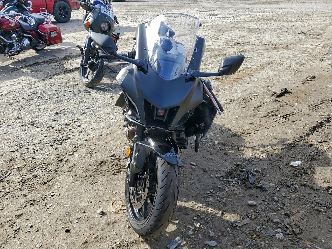 2025 Yamaha Yzfr7 - Фото 2