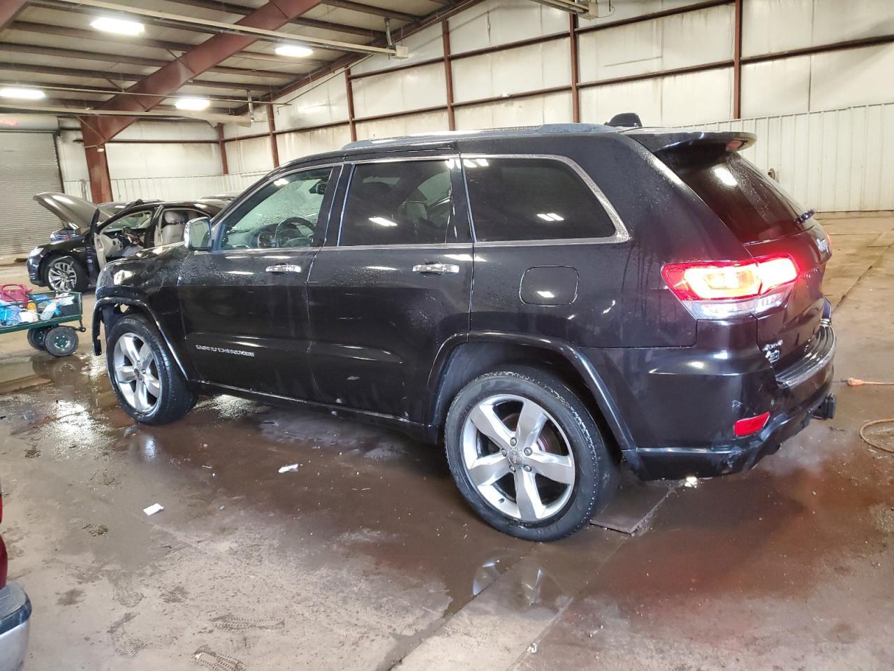 2014 Jeep Grand Cherokee Overland - Image 2