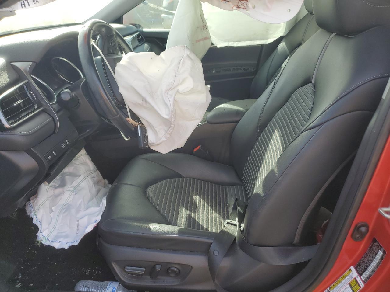 2020 Toyota Camry Se - Фото 7