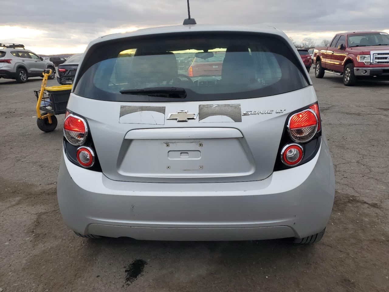 2016 Chevrolet Sonic Lt - Image 6