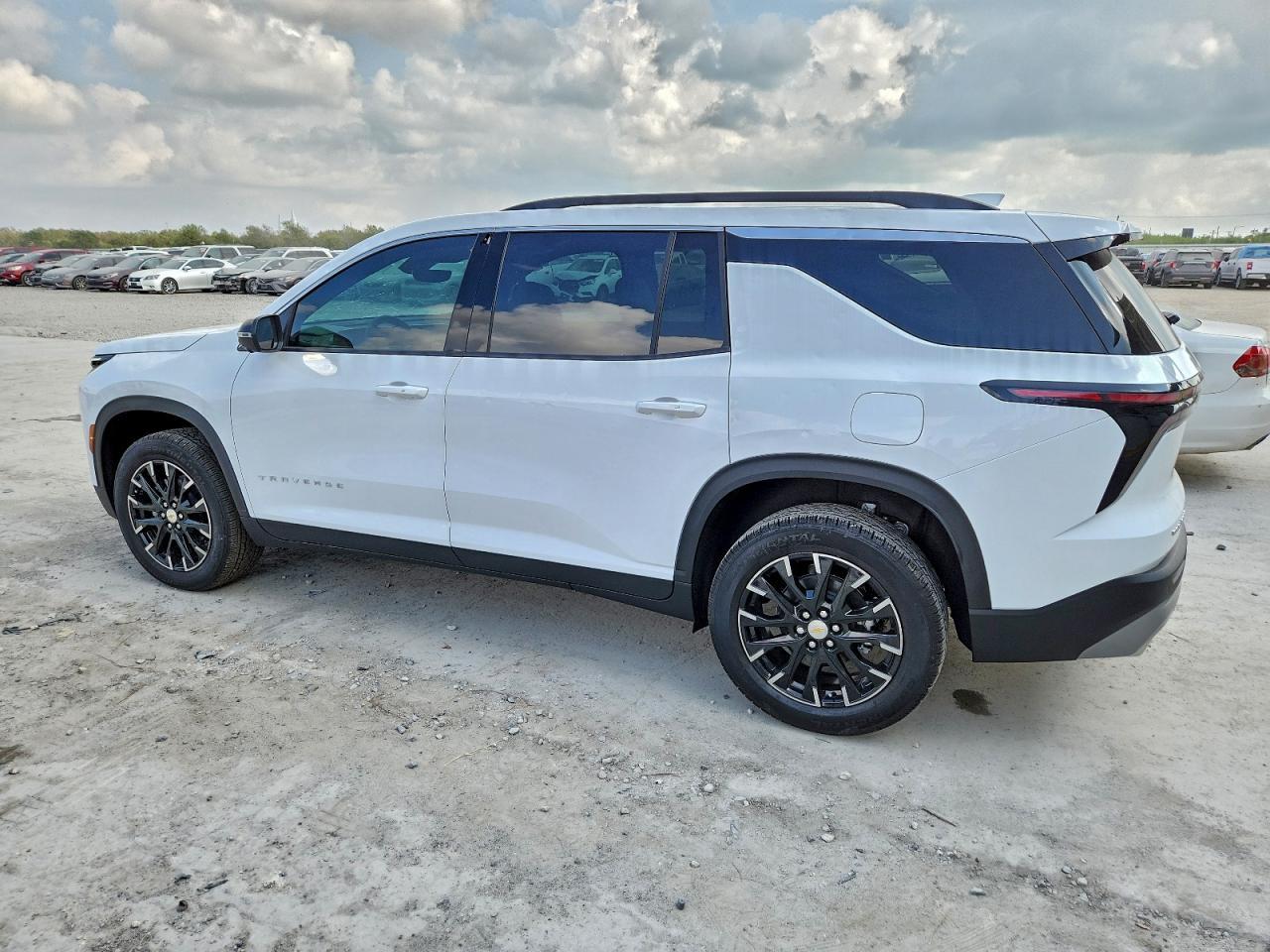 2026 Chevrolet Traverse Lt - Фото 2