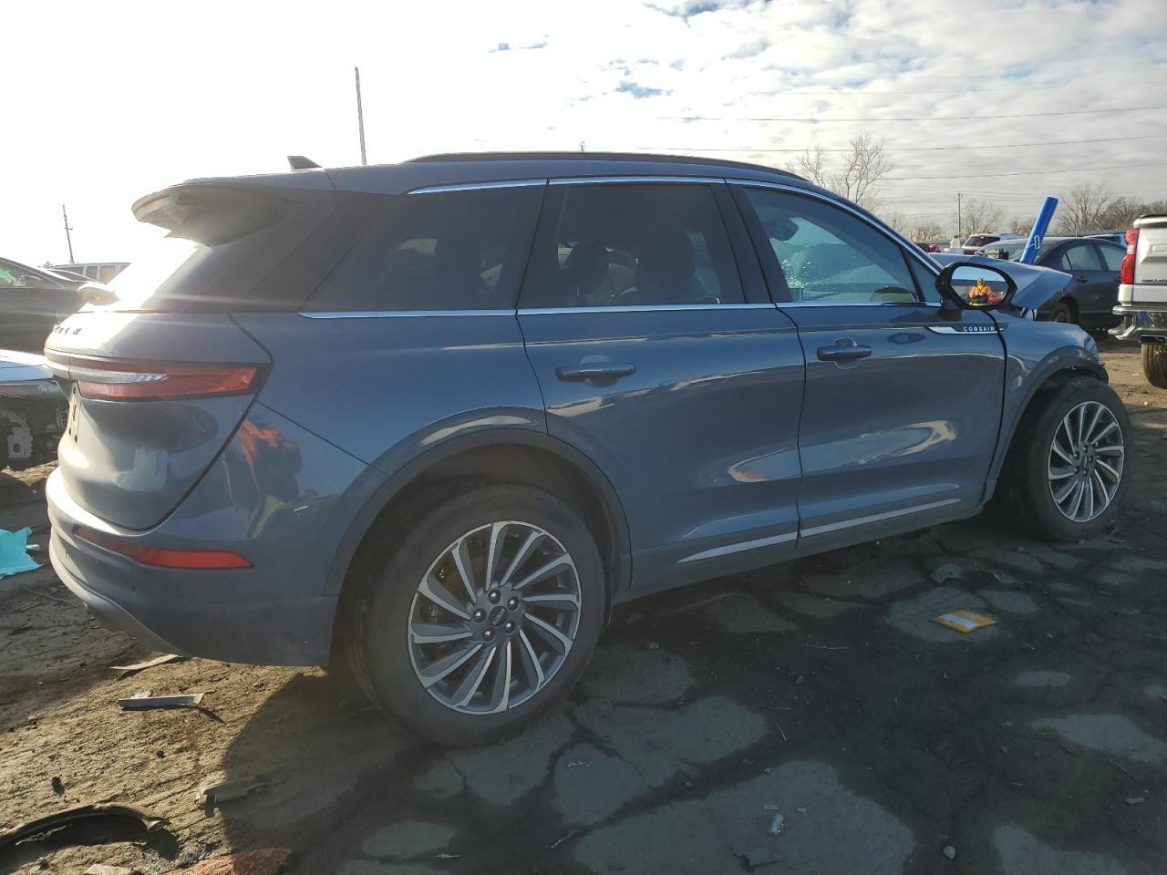 2025 Lincoln Corsair Reserve - Image 3