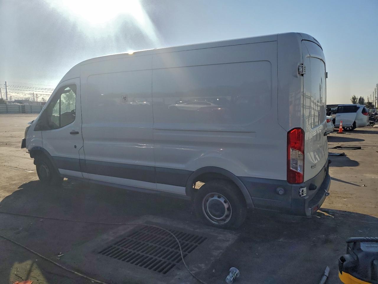 2015 Ford Transit T-250 - Фото 2