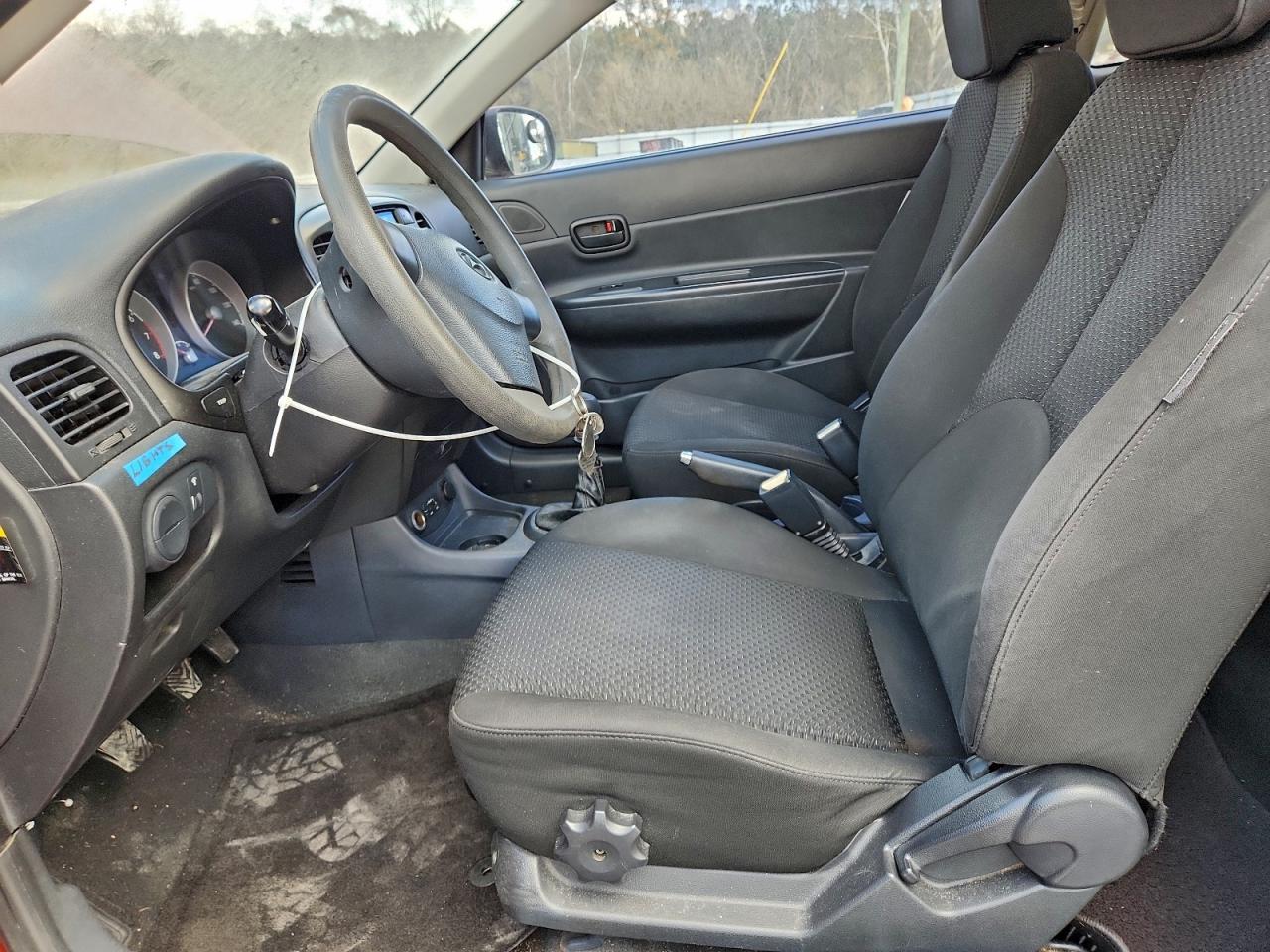 2010 Hyundai Accent Blue - Фото 7