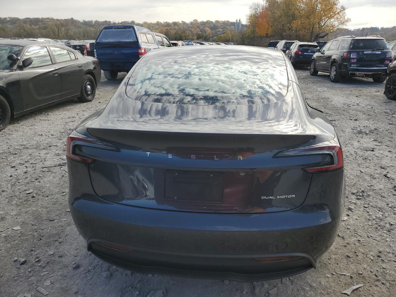 2025 Tesla Model 3 - Image 6