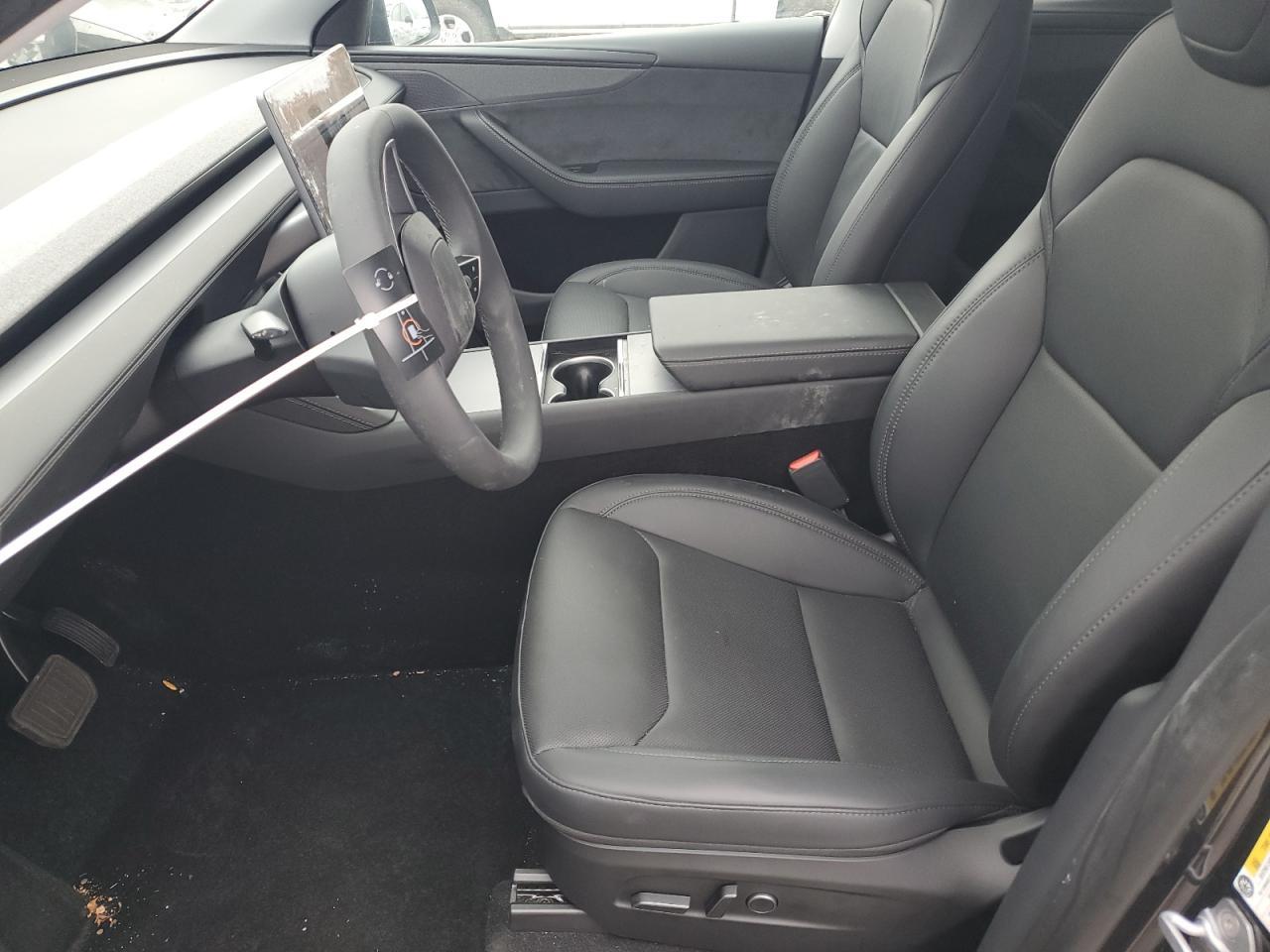 2026 Tesla Model Y - Фото 7