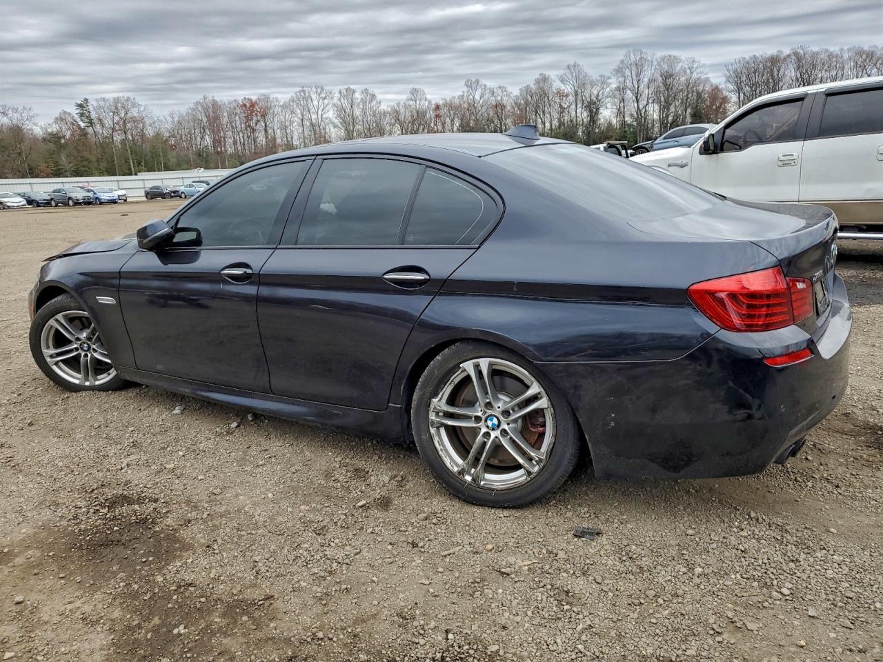 2015 BMW 528 Xi - Image 2
