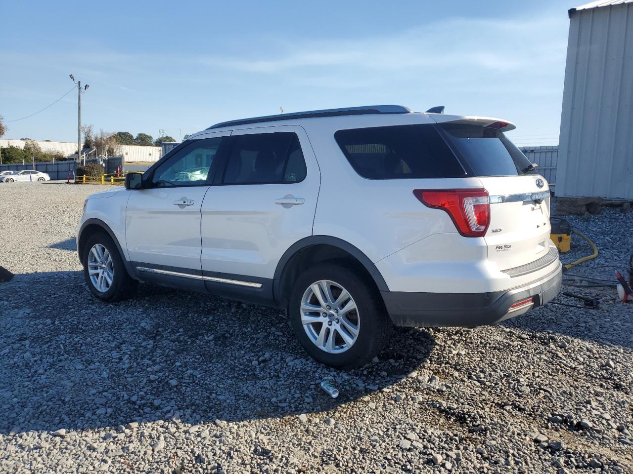 2019 Ford Explorer Xlt - Фото 2